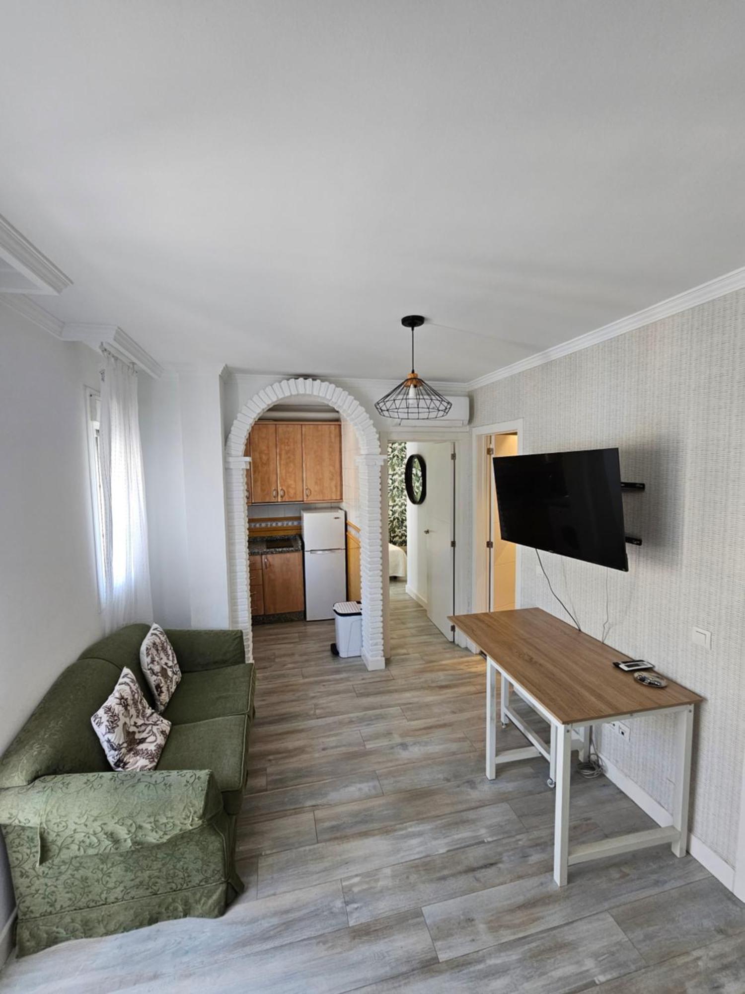 マラガPedregalejo Beach Houseアパートメント エクステリア 写真